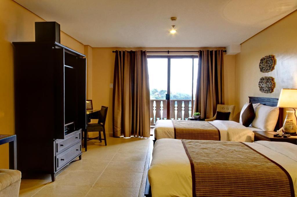 Crosswinds Resort Suites Tagaytay City Екстериор снимка