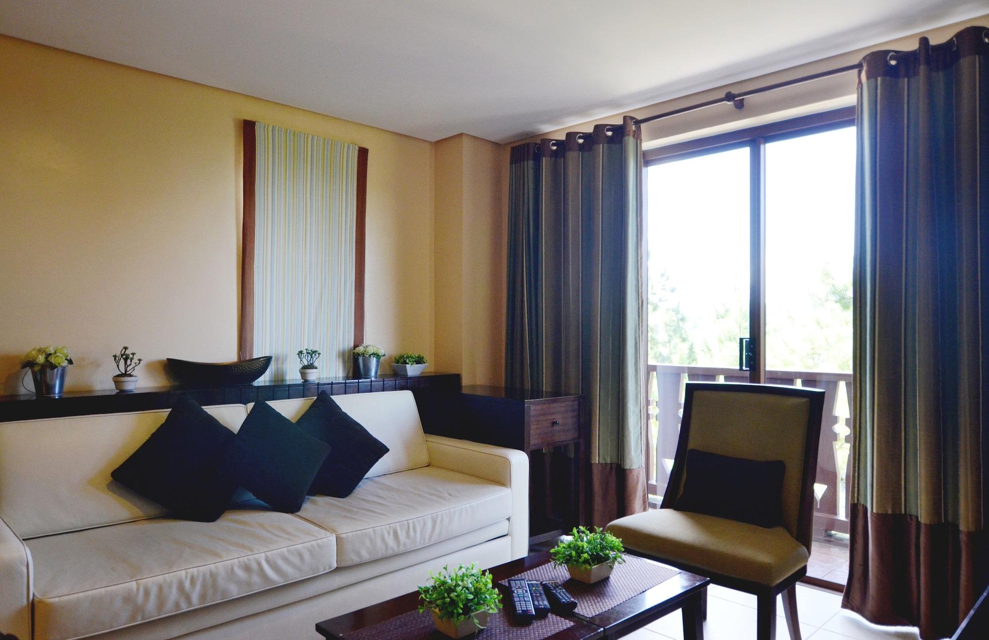 Crosswinds Resort Suites Tagaytay City Екстериор снимка