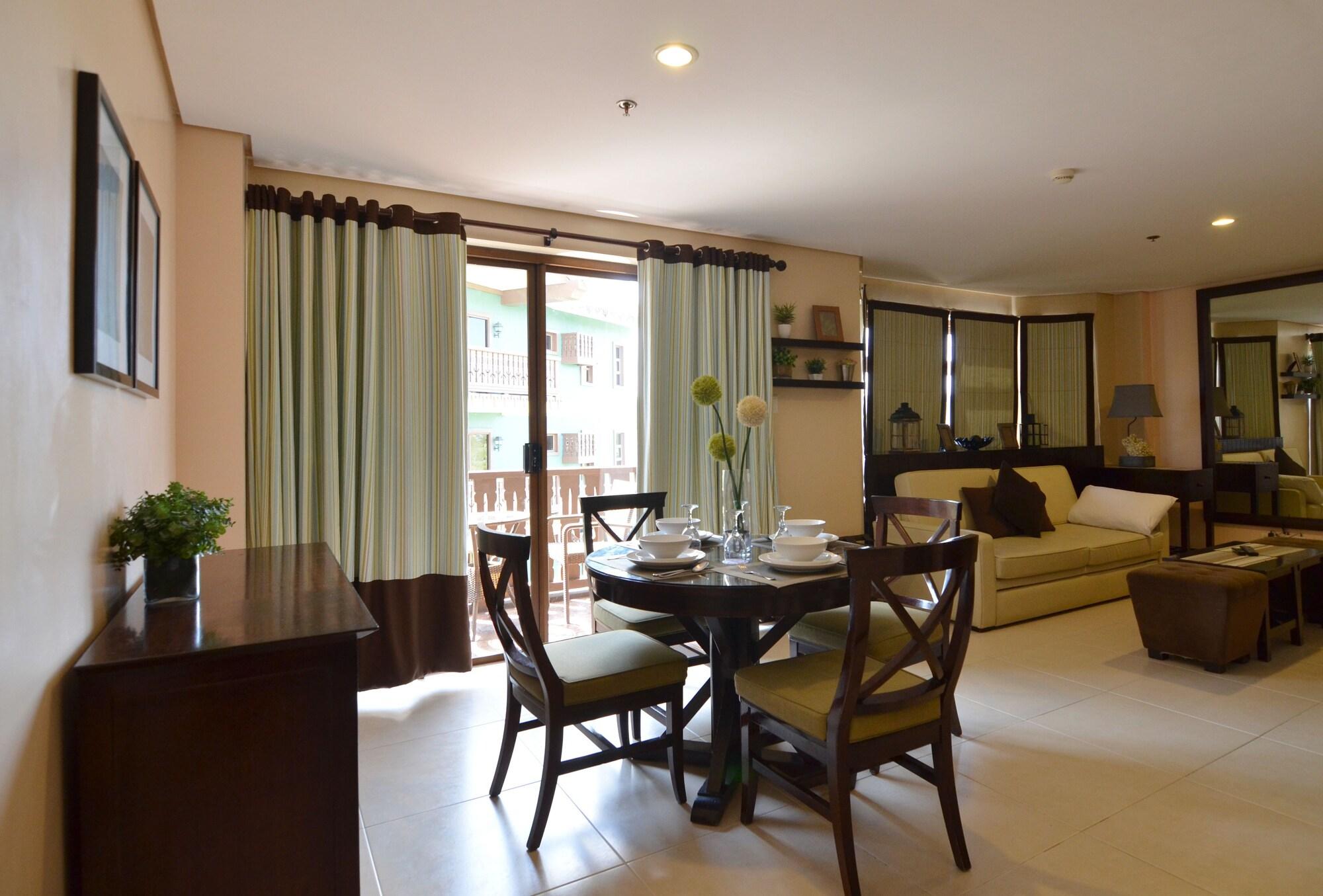 Crosswinds Resort Suites Tagaytay City Екстериор снимка