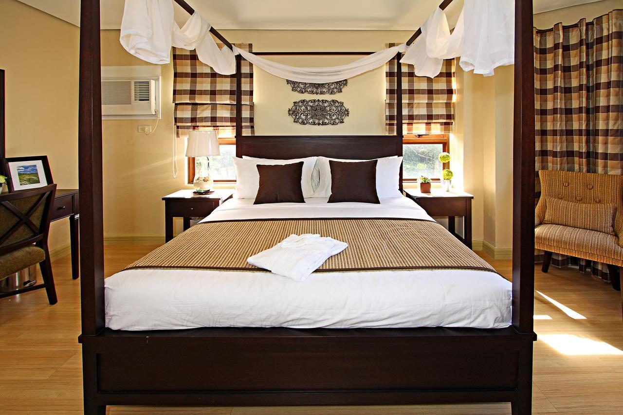 Crosswinds Resort Suites Tagaytay City Екстериор снимка