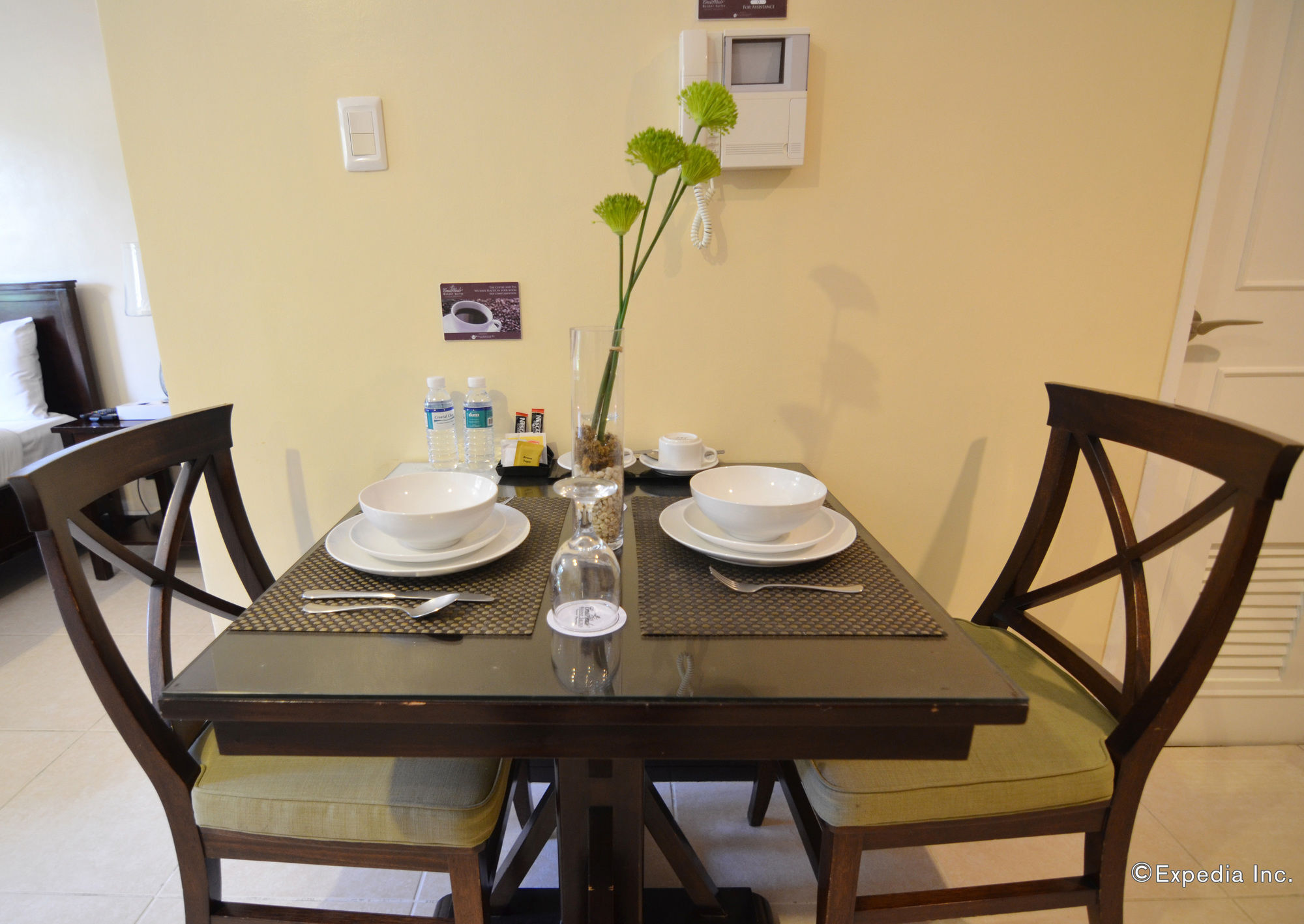 Crosswinds Resort Suites Tagaytay City Екстериор снимка