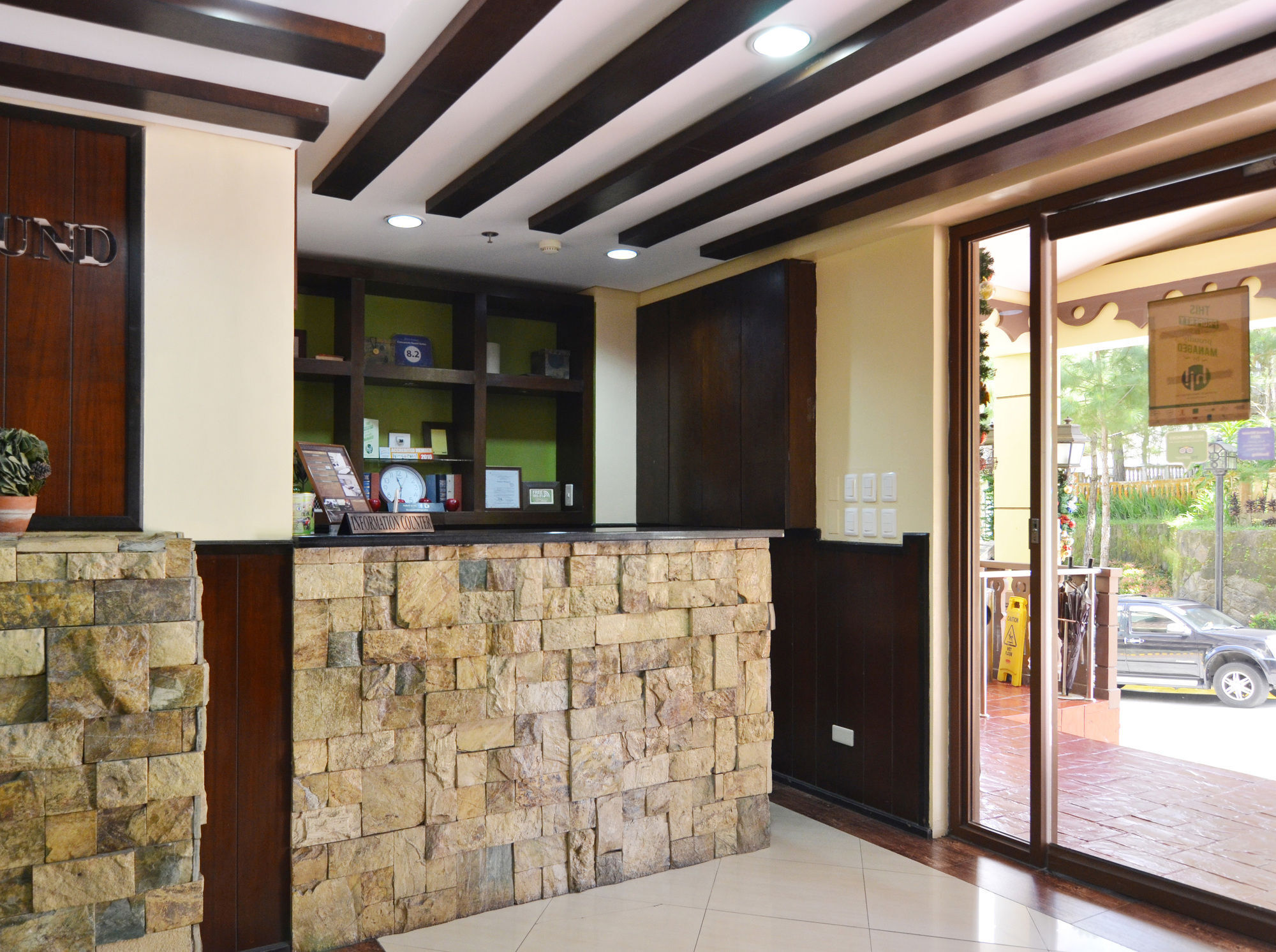 Crosswinds Resort Suites Tagaytay City Екстериор снимка