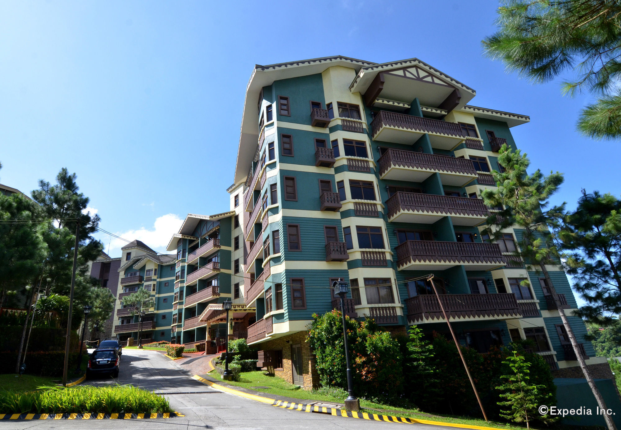 Crosswinds Resort Suites Tagaytay City Екстериор снимка